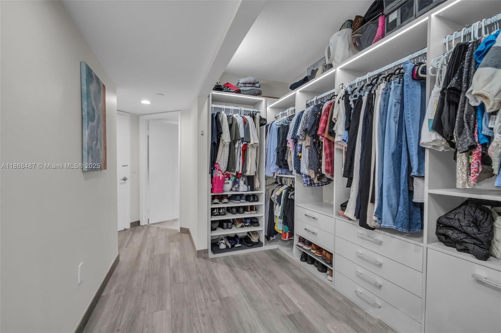 Photo of 16445 Collins Ave  #925, Sunny Isles Beach, Florida, 33160 - 