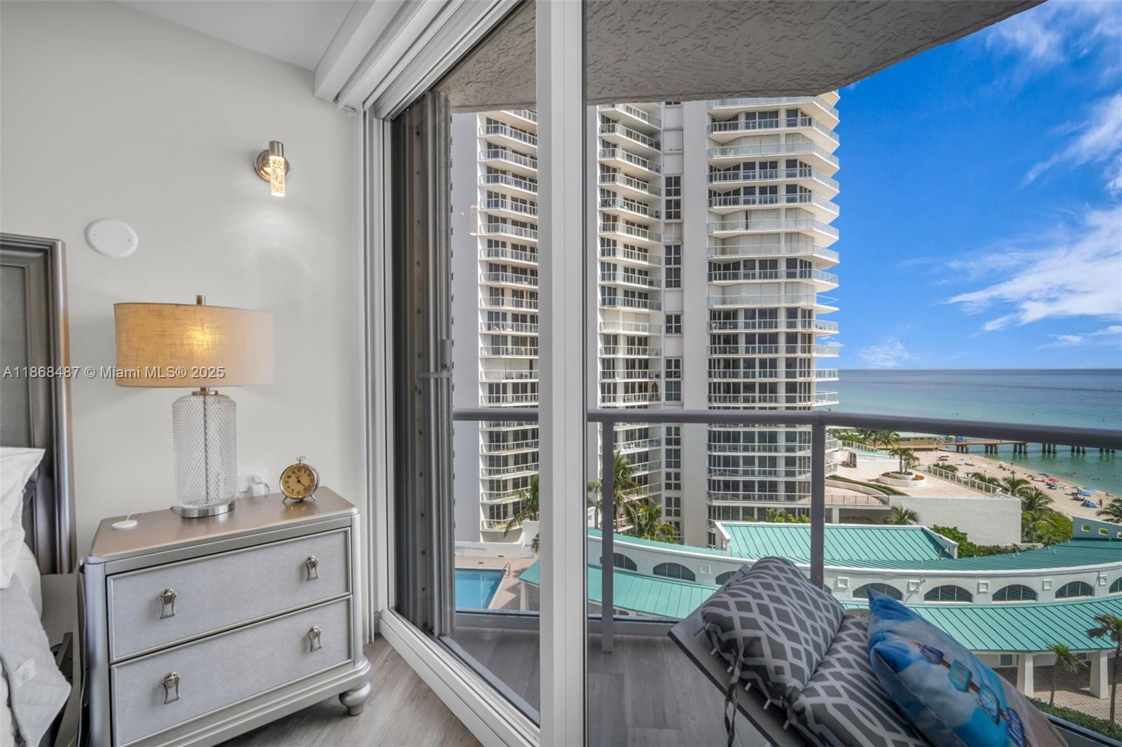 Photo of 16445 Collins Ave  #925, Sunny Isles Beach, Florida, 33160 - 