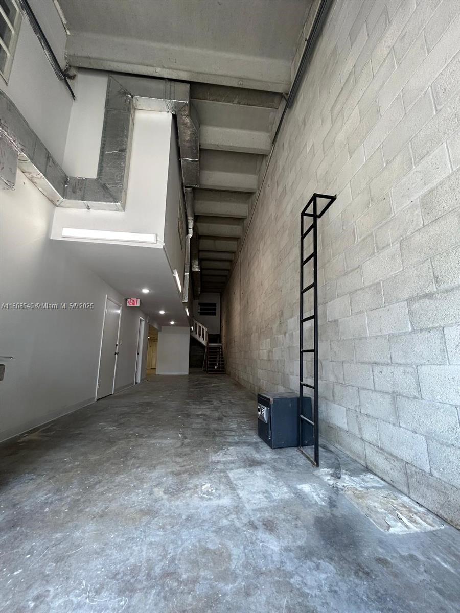 5  /   sq. ft. $ 2025-08-28 0 Photo