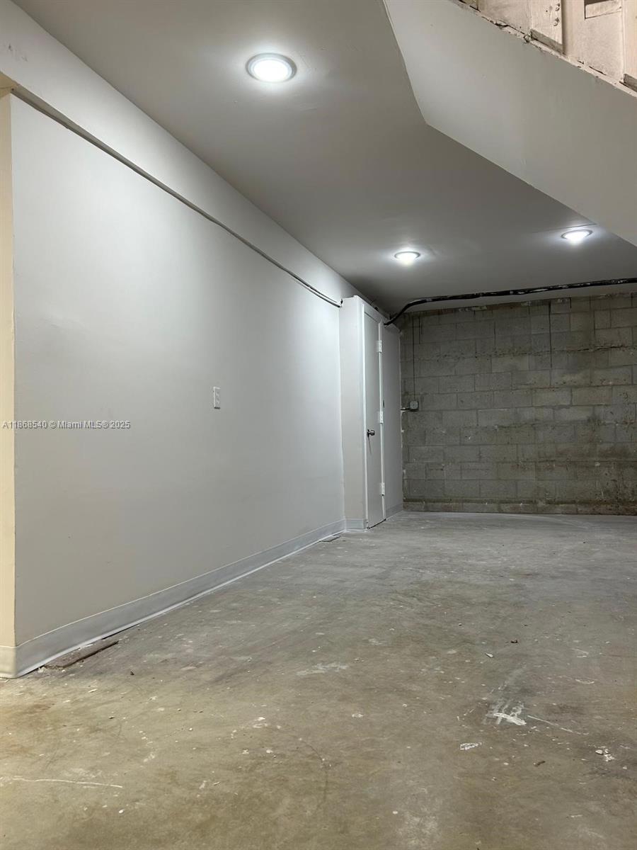 5  /   sq. ft. $ 2025-08-28 0 Photo