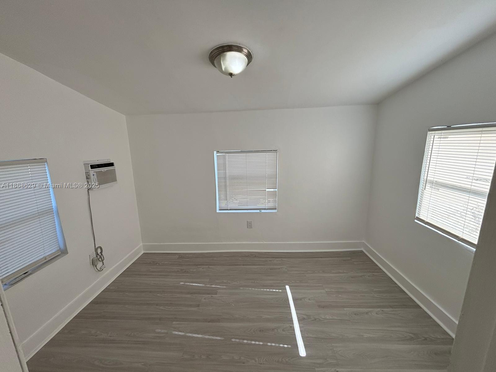   /   sq. ft. $ 2025-08-28 0 Photo