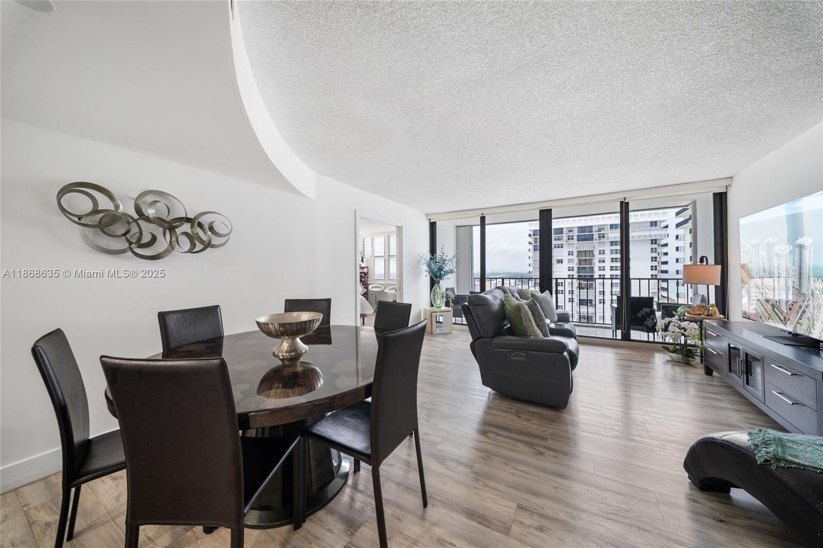Photo of 2401 Ocean Dr  #2304, Hollywood, Florida, 33019 - 