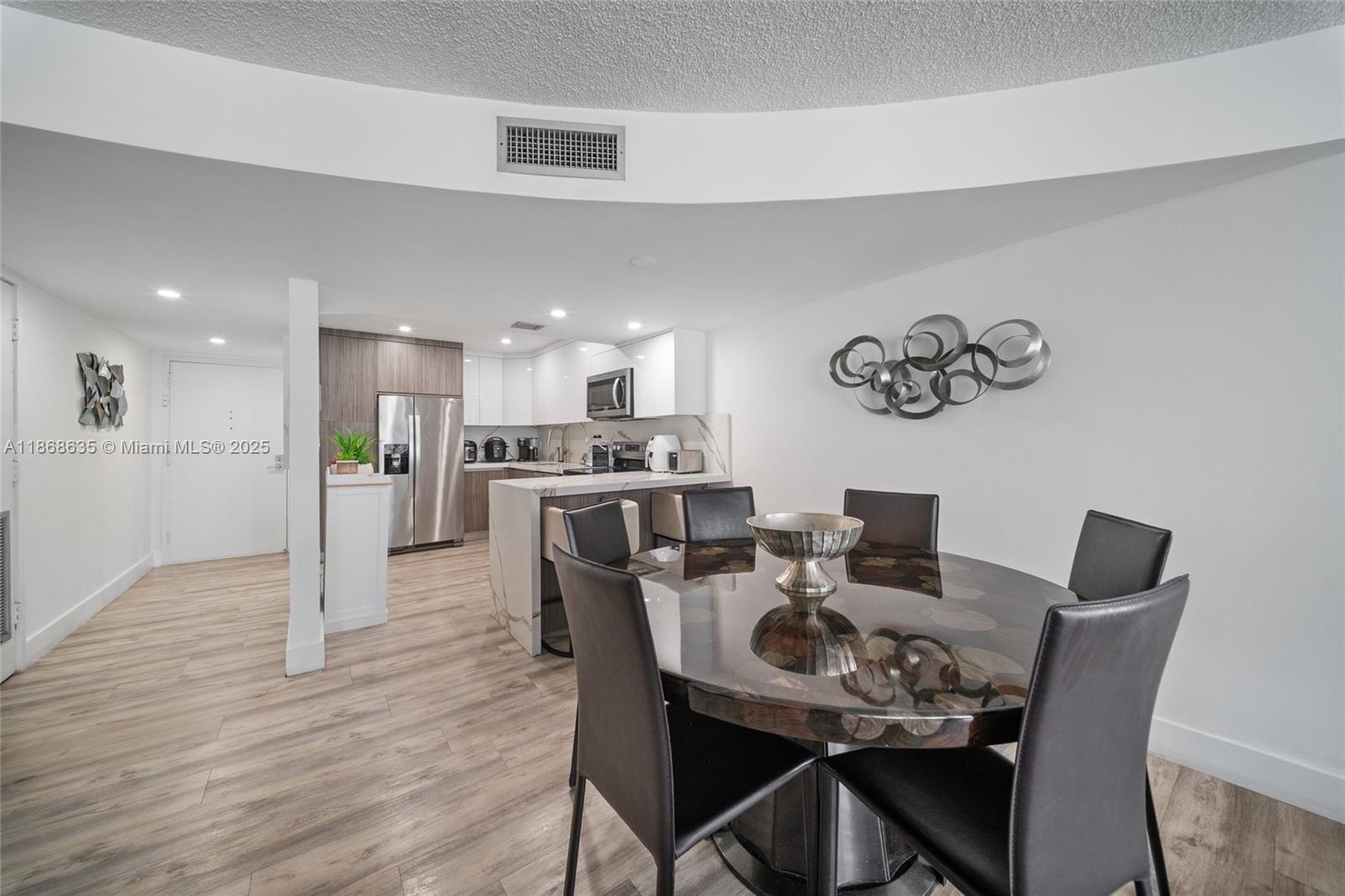 Photo of 2401 Ocean Dr  #2304, Hollywood, Florida, 33019 - 