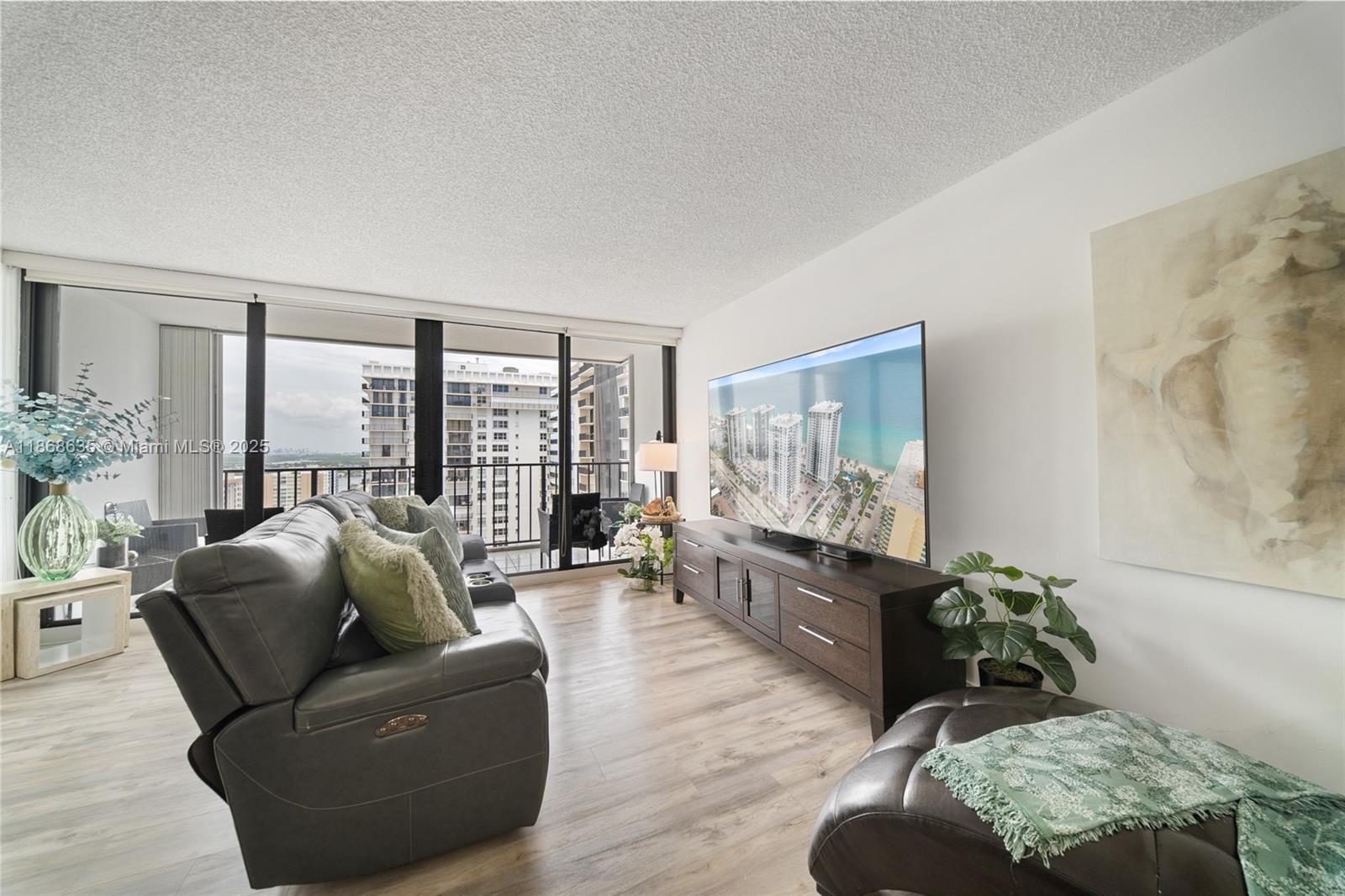 Photo of 2401 Ocean Dr  #2304, Hollywood, Florida, 33019 - 