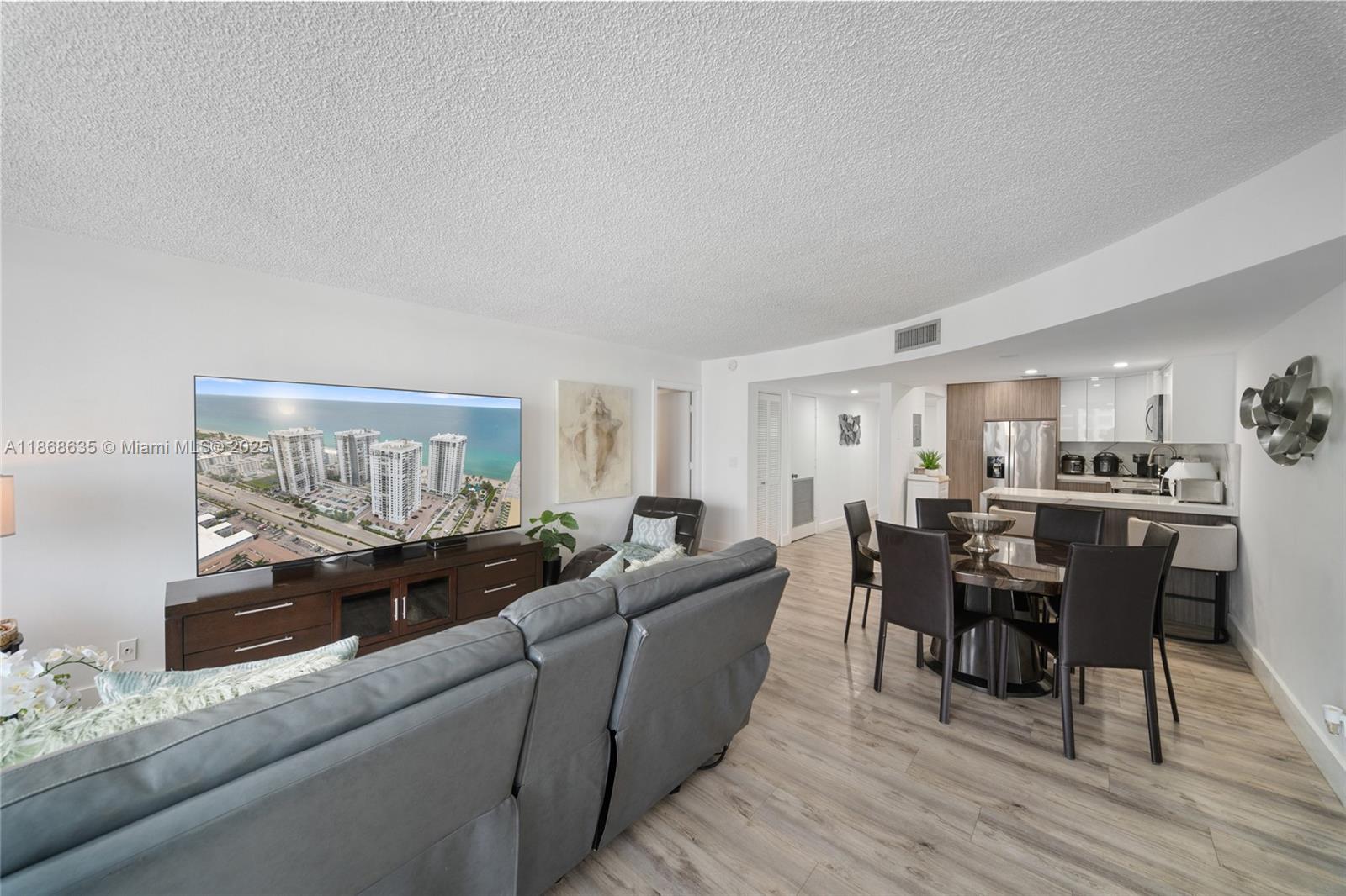Photo of 2401 Ocean Dr  #2304, Hollywood, Florida, 33019 - 