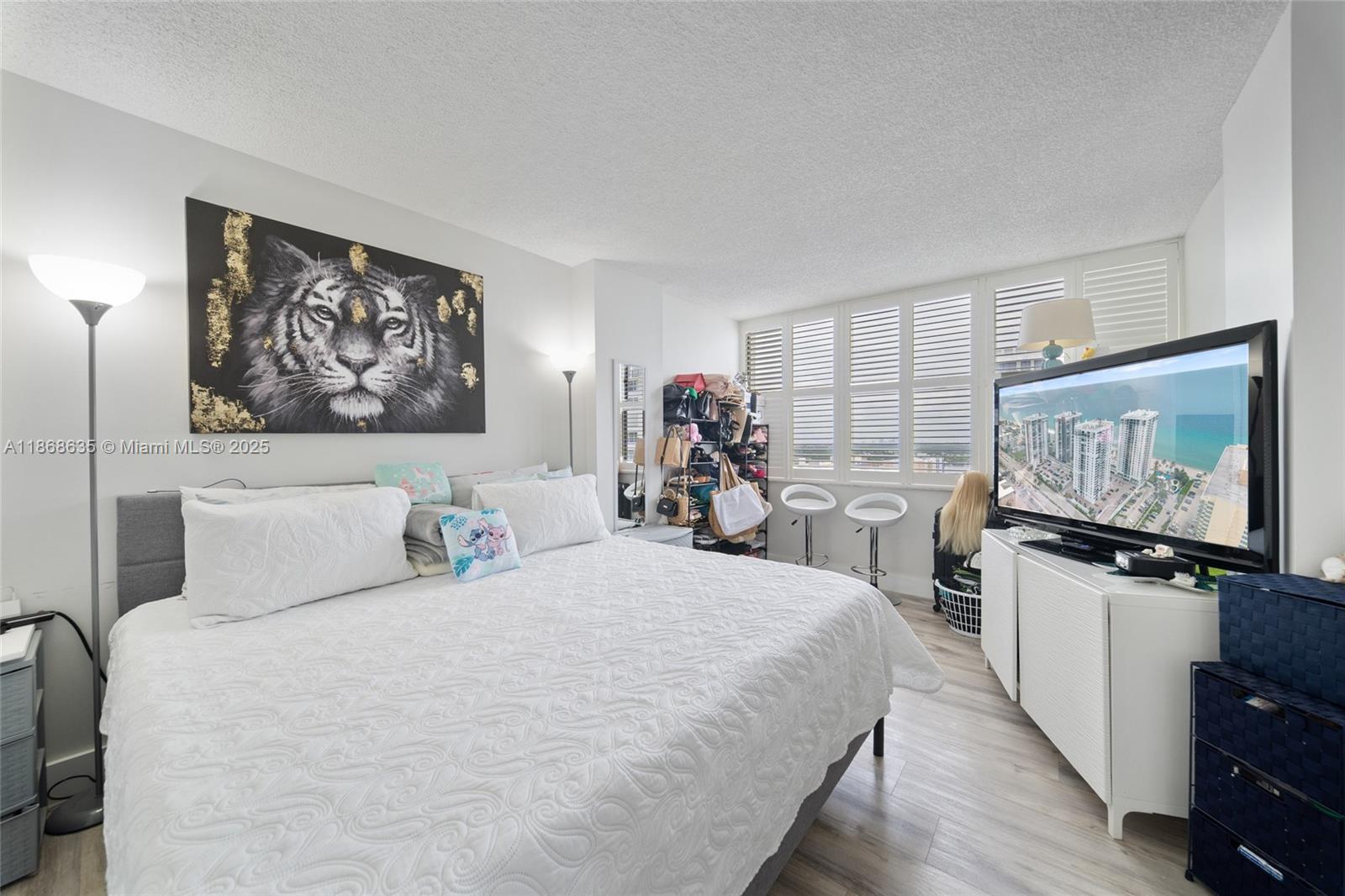Photo of 2401 Ocean Dr  #2304, Hollywood, Florida, 33019 - 