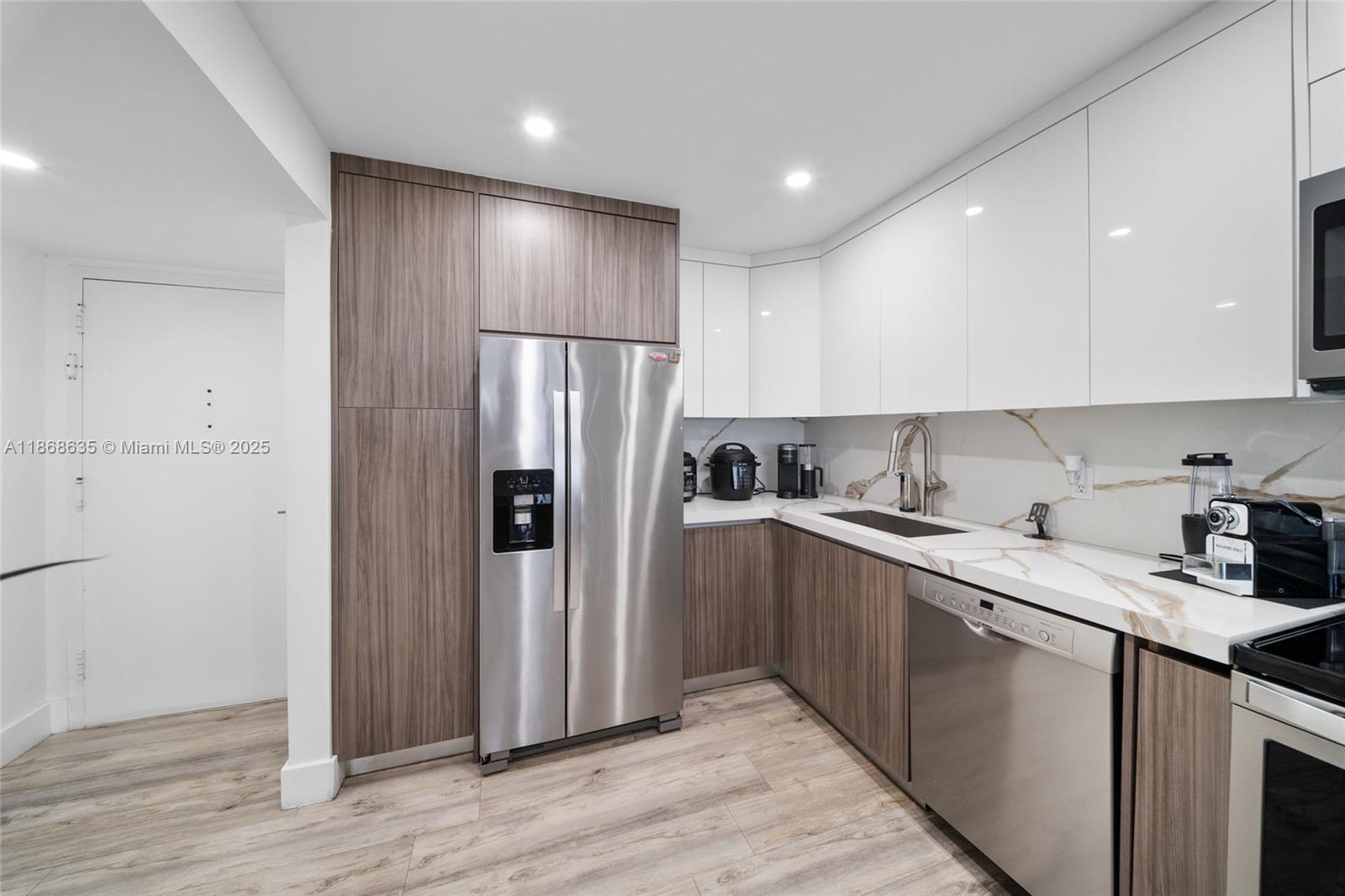 Photo of 2401 Ocean Dr  #2304, Hollywood, Florida, 33019 - 