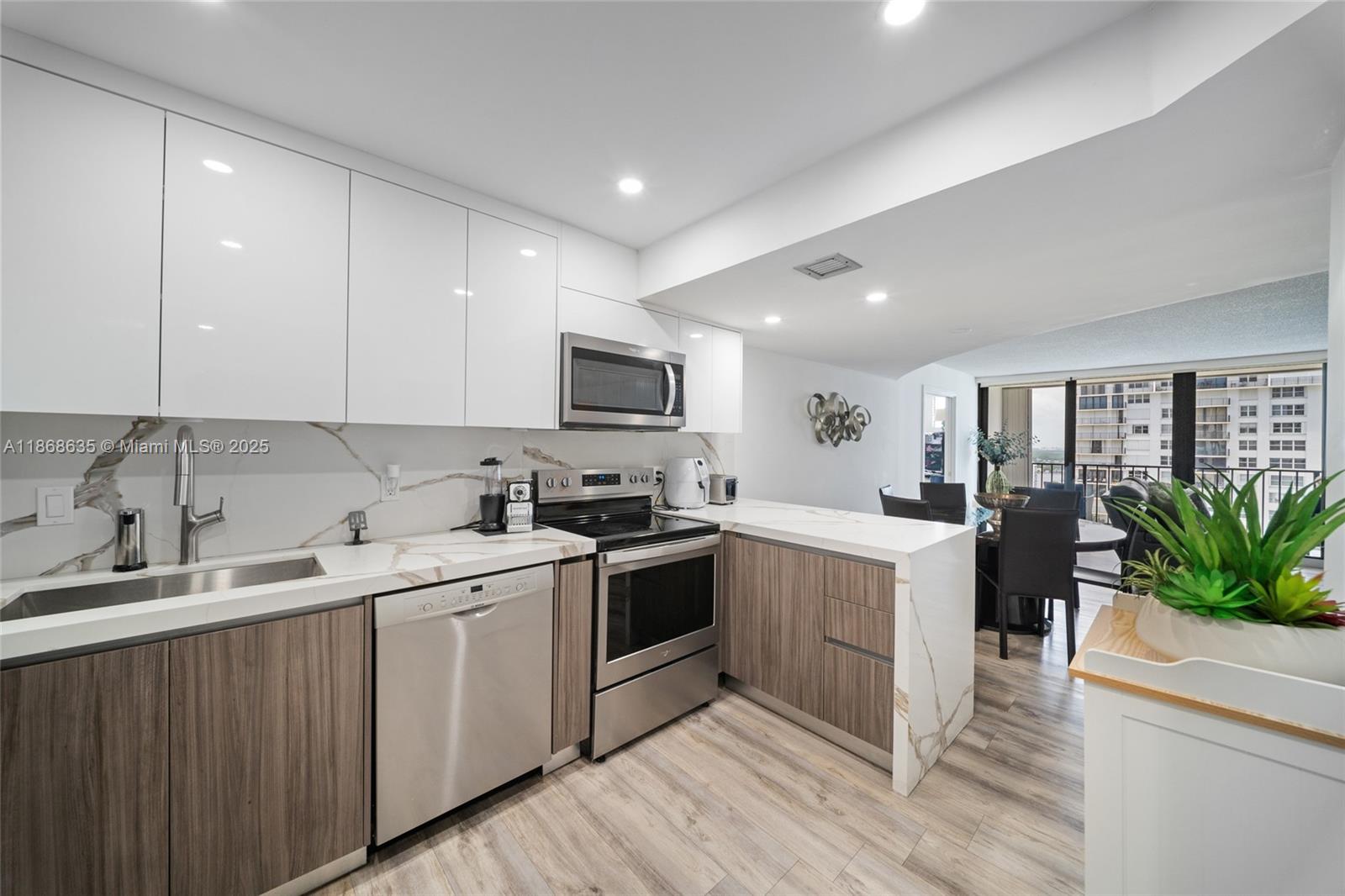 Photo of 2401 Ocean Dr  #2304, Hollywood, Florida, 33019 - 