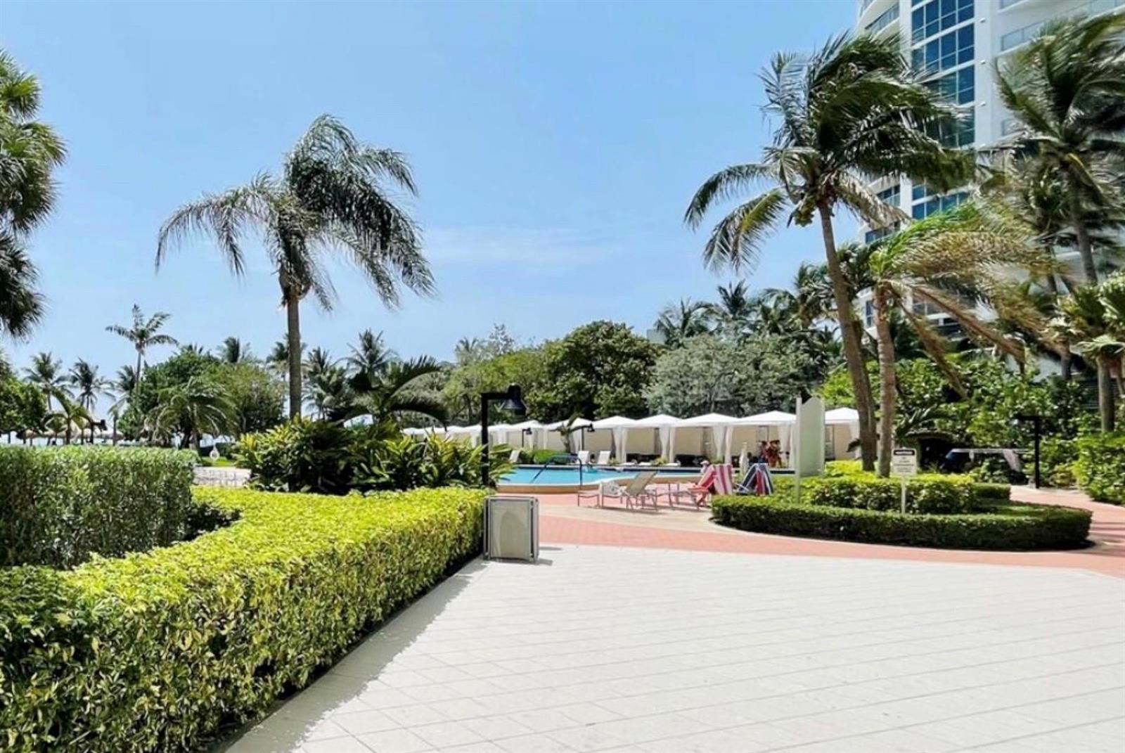 Photo of 3001 Ocean #207, Hollywood, Florida, 33019 - Garden