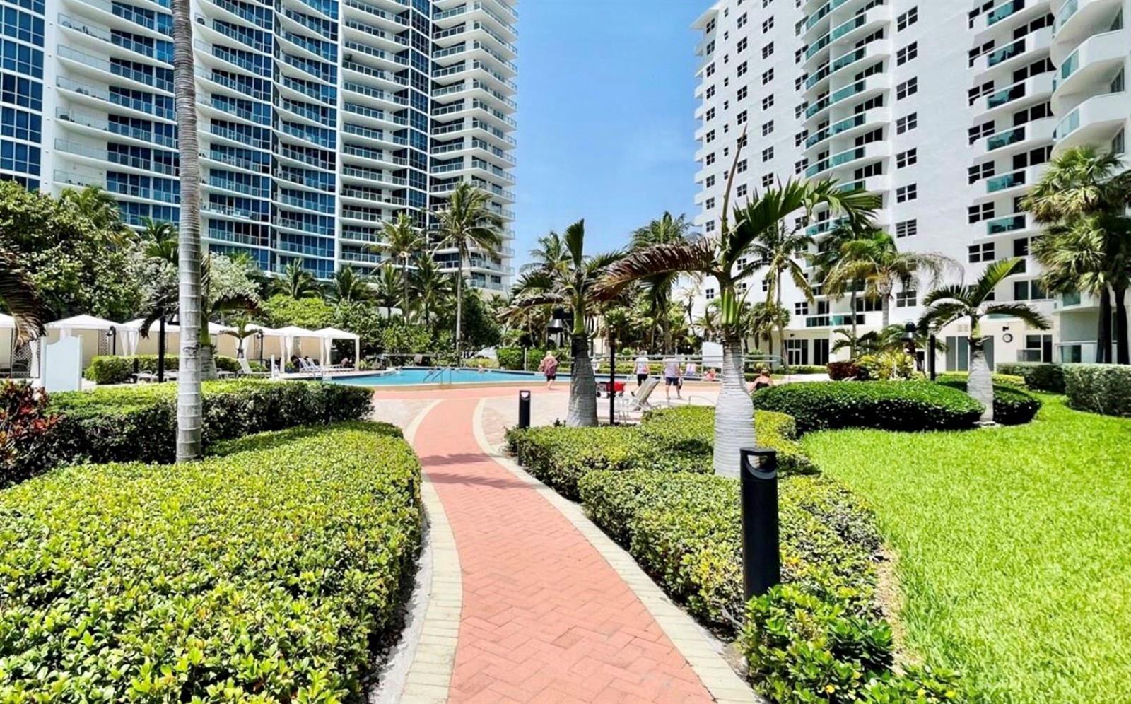 Photo of 3001 Ocean #207, Hollywood, Florida, 33019 - Garden