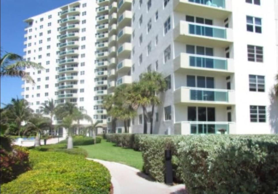 Photo of 3001 Ocean #207, Hollywood, Florida, 33019 - Garden