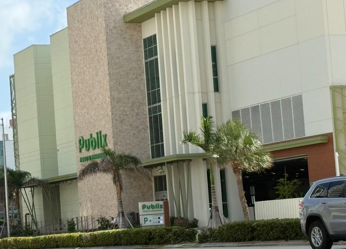 Photo of 3001 Ocean #207, Hollywood, Florida, 33019 - Publix