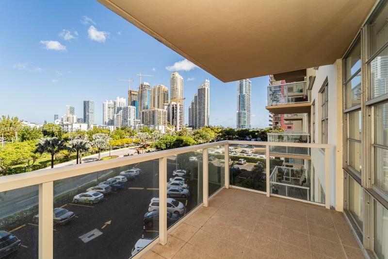 See details 507 2 / 2 1070 sq. ft. $ 2025-08-28 0 Photo