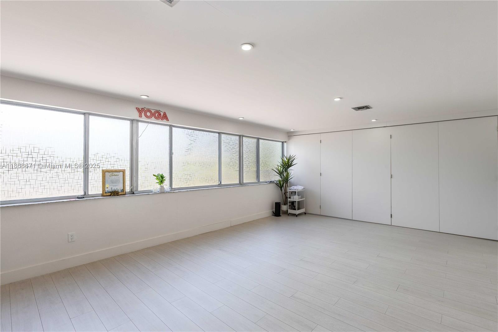 Ver detalles 201 / sq. ft. $ 2025-08-28 0 foto