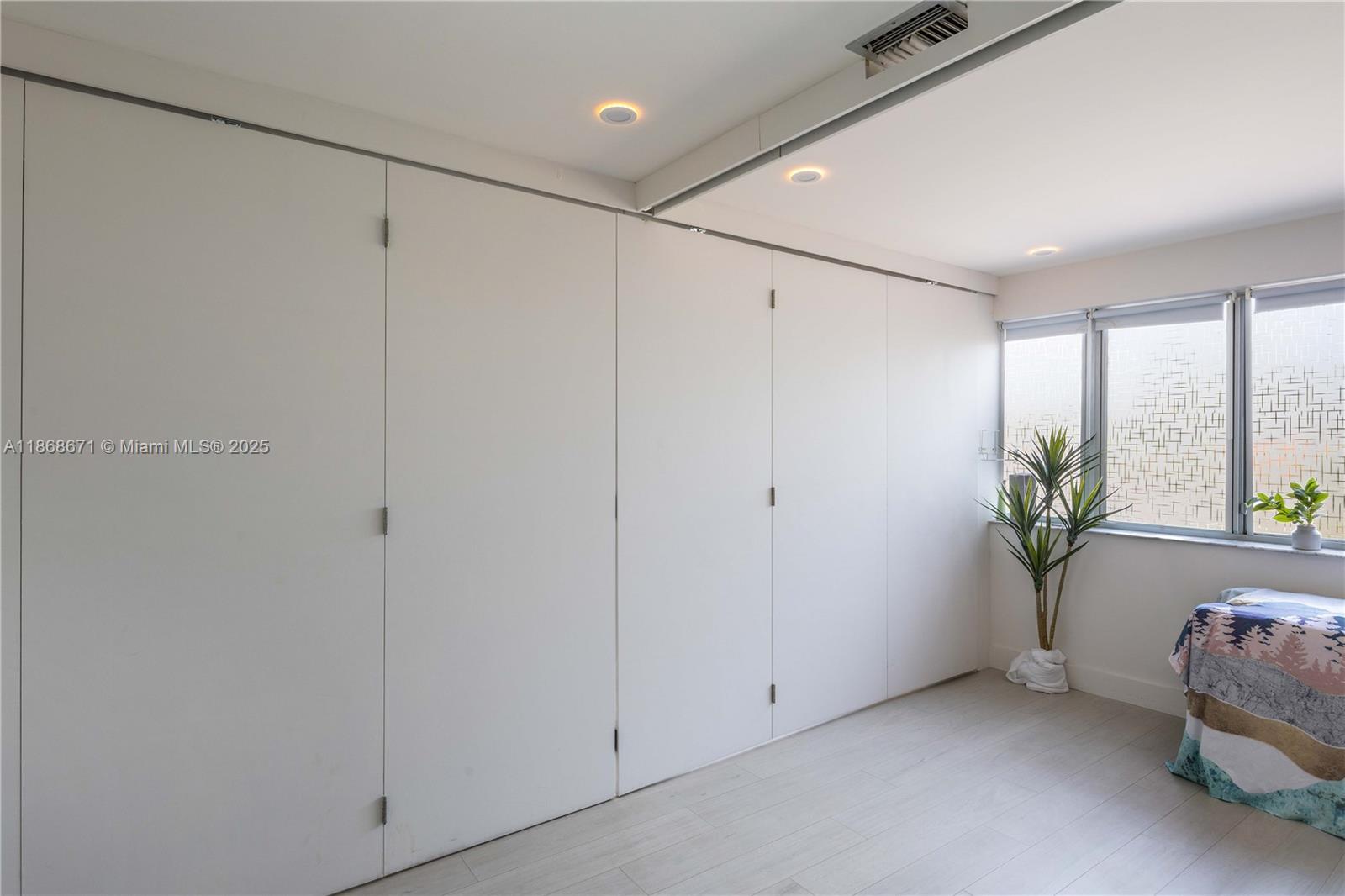 Ver detalles 201 / sq. ft. $ 2025-08-28 0 foto