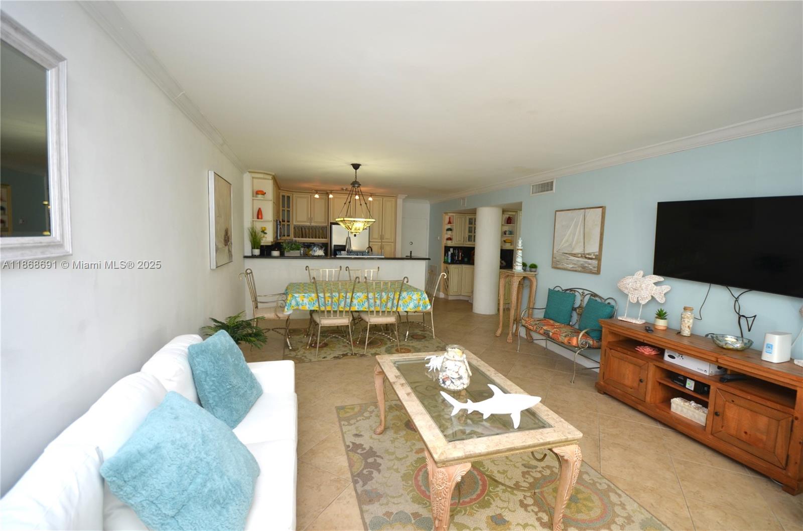 Photo of 3725 Ocean Dr  #1022, Hollywood, Florida, 33019 - 