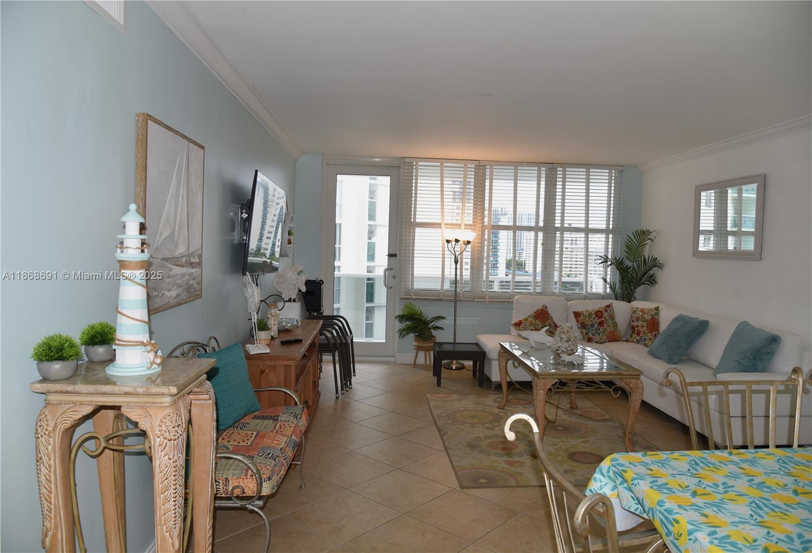 Photo of 3725 Ocean Dr  #1022, Hollywood, Florida, 33019 - 