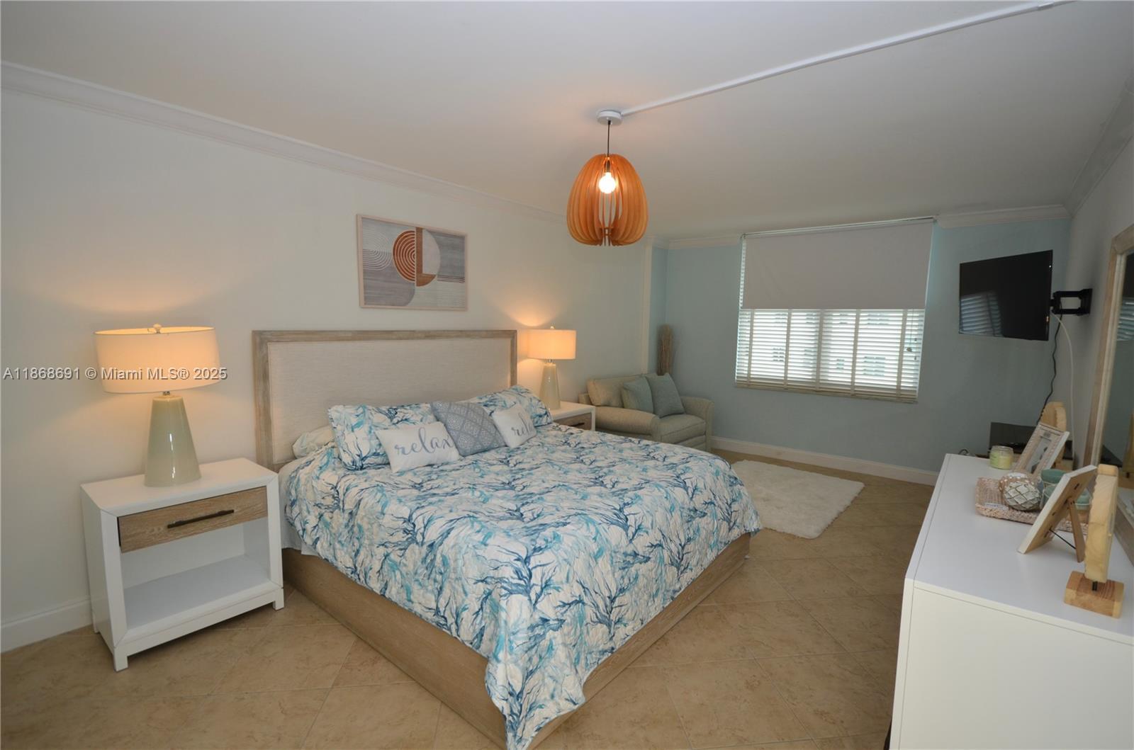 Photo of 3725 Ocean Dr  #1022, Hollywood, Florida, 33019 - 