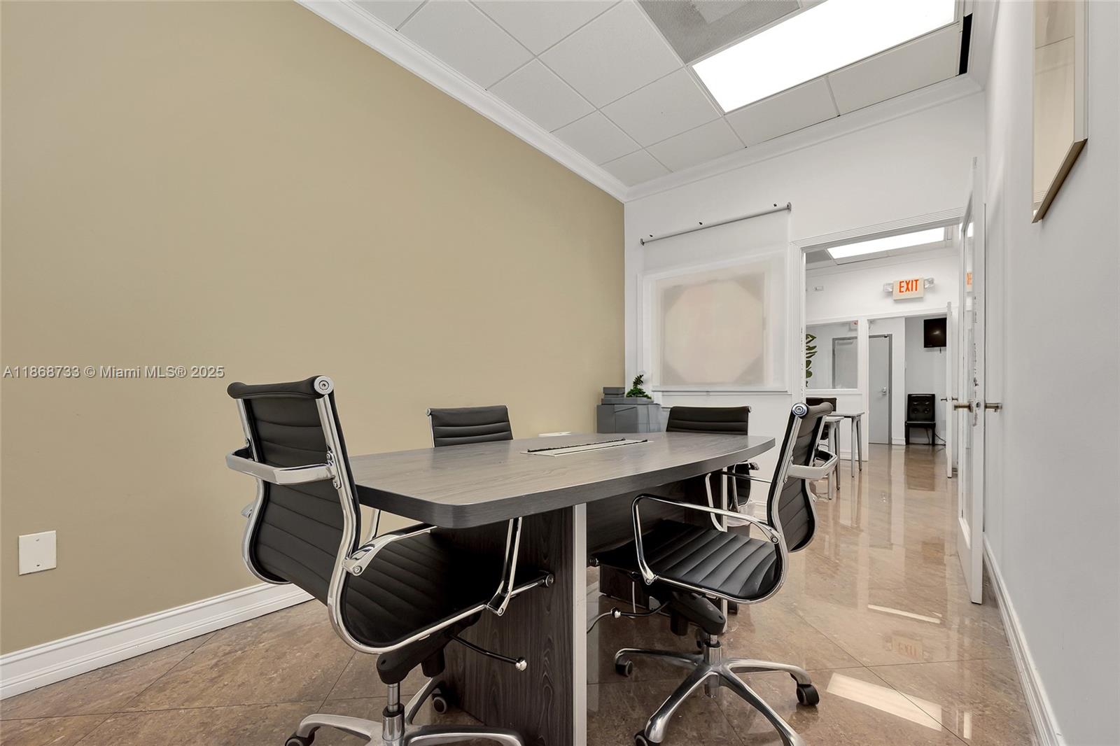 427 & 428  /   sq. ft. $ 2025-08-29 0 Photo