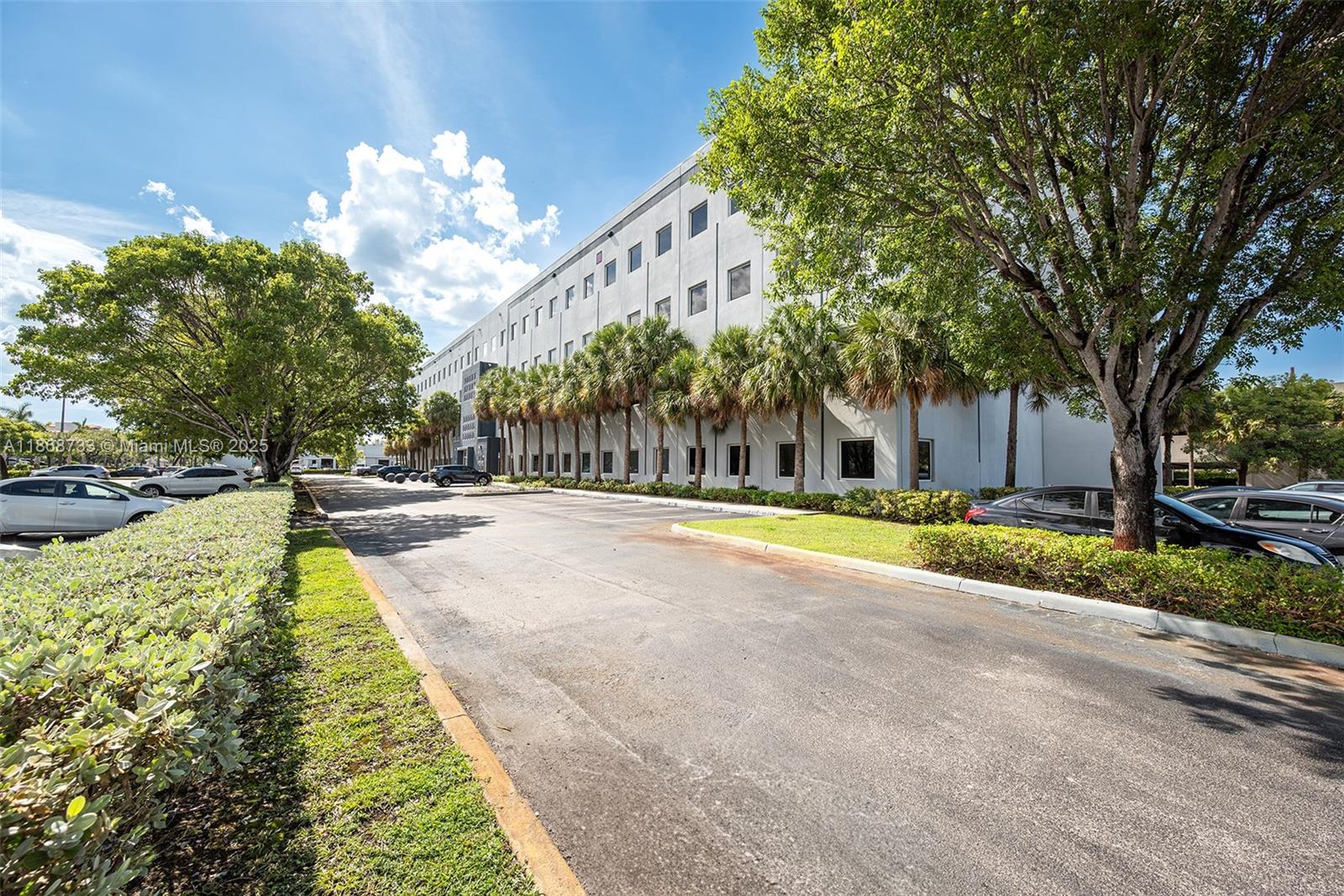 427 & 428  /   sq. ft. $ 2025-08-29 0 Photo