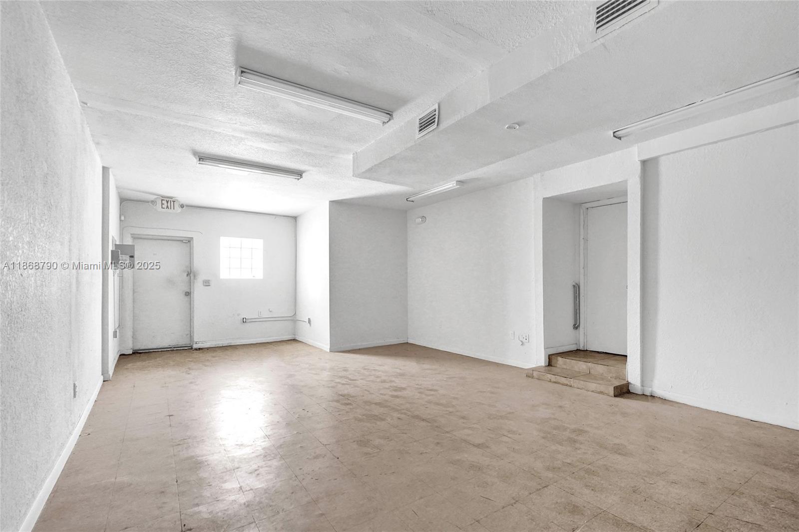 See details / sq. ft. $ 2025-08-29 0 Photo