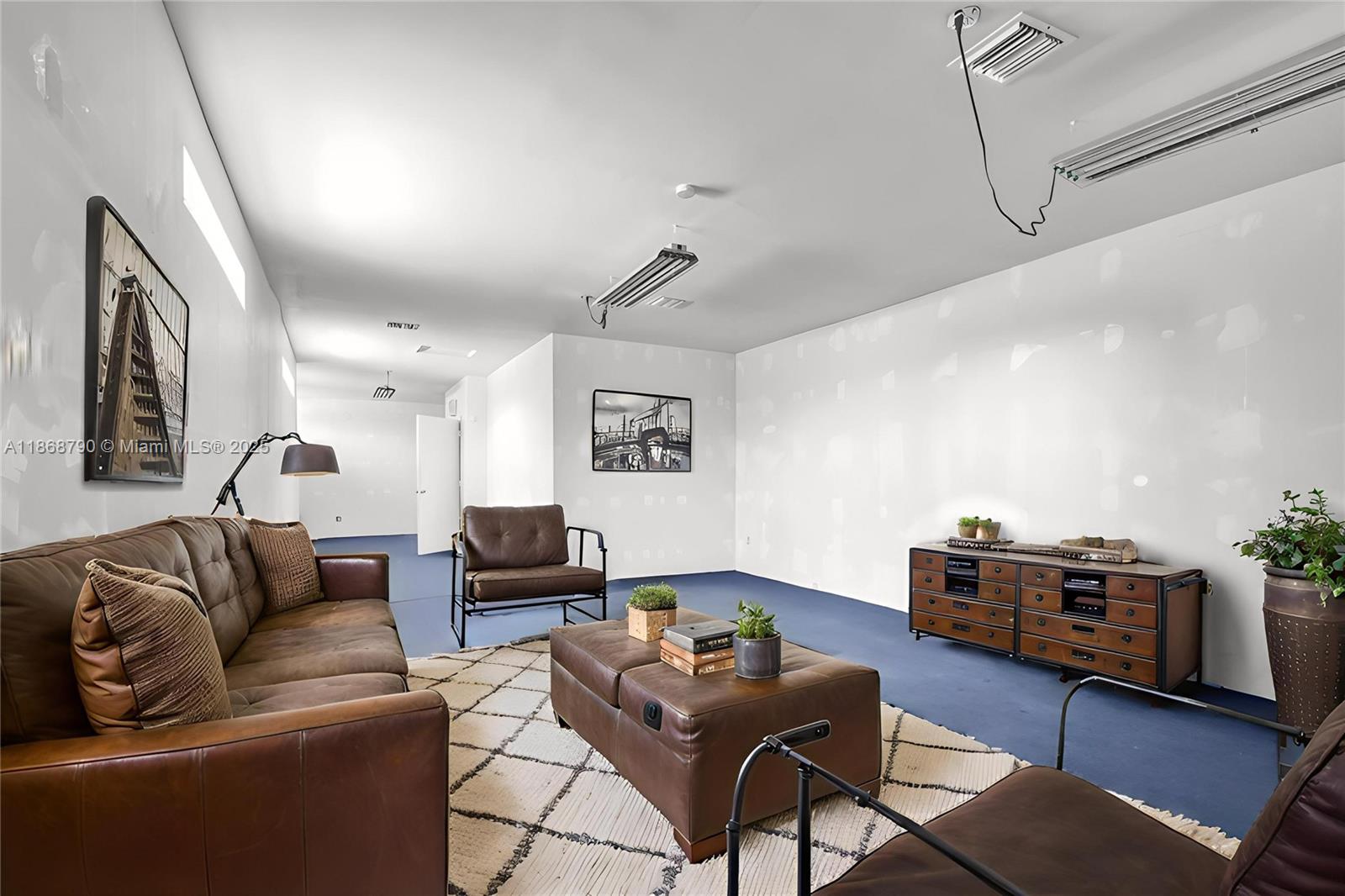 See details / sq. ft. $ 2025-08-29 0 Photo