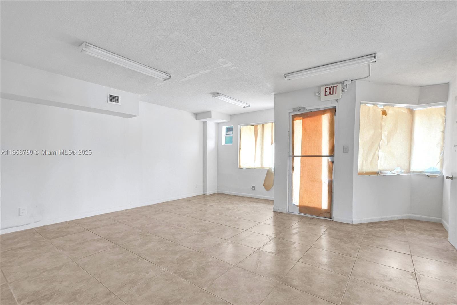 See details / sq. ft. $ 2025-08-29 0 Photo