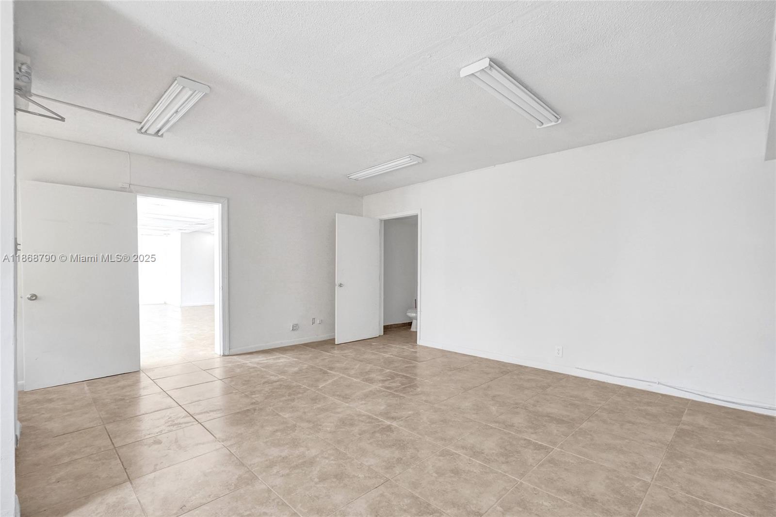 See details / sq. ft. $ 2025-08-29 0 Photo