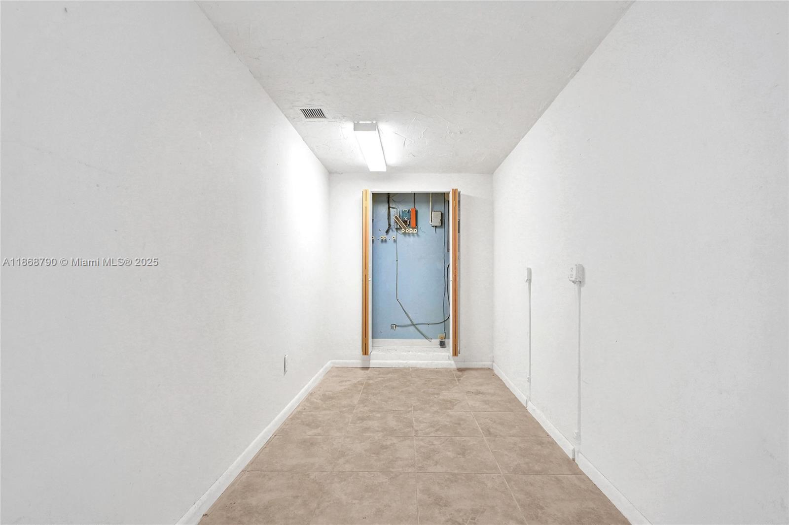 See details / sq. ft. $ 2025-08-29 0 Photo