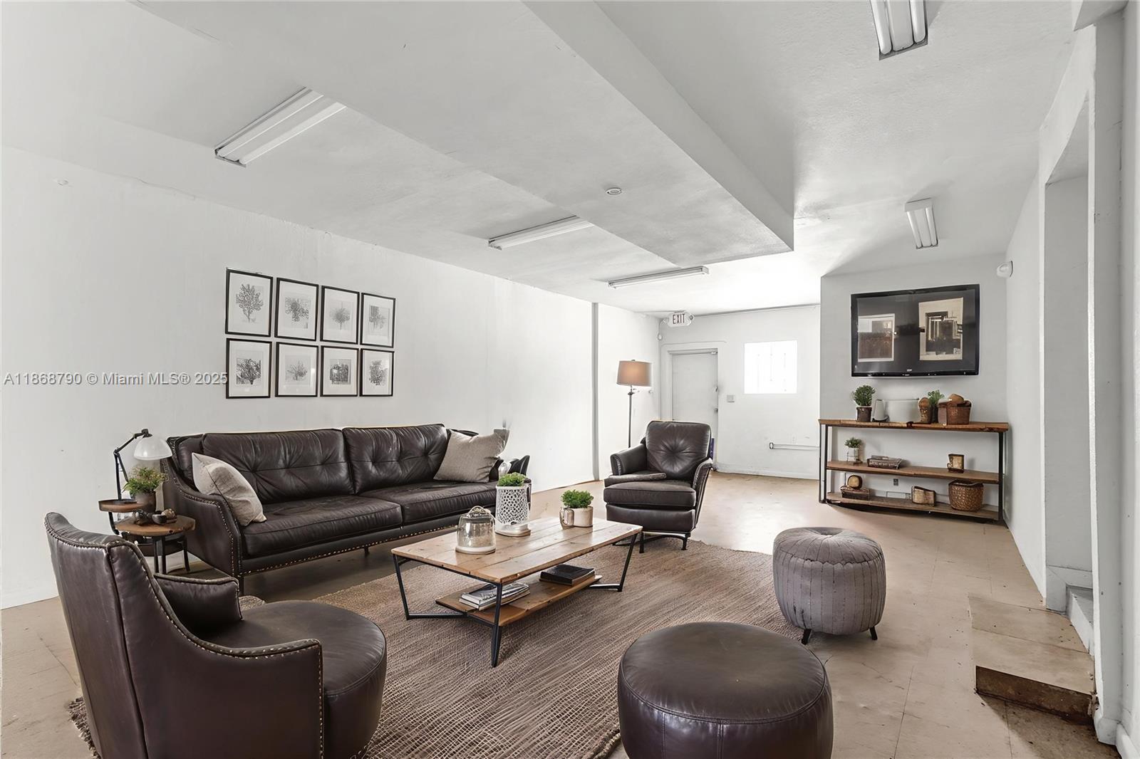 See details / sq. ft. $ 2025-08-29 0 Photo