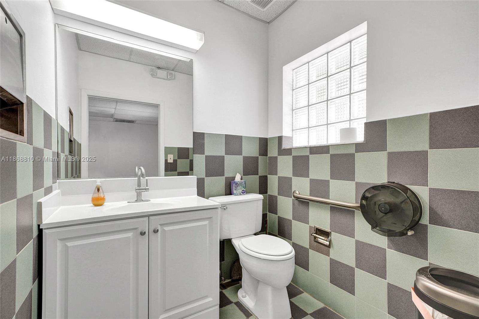 See details / sq. ft. $ 2025-08-29 0 Photo