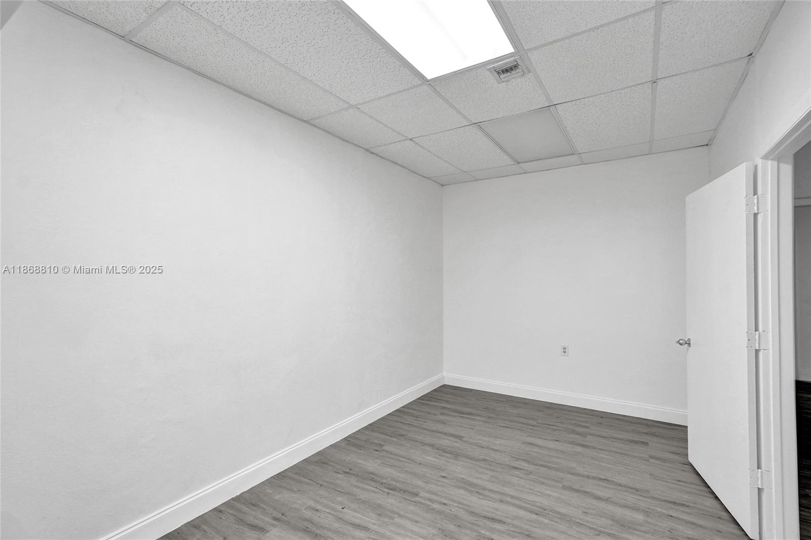 See details / sq. ft. $ 2025-08-29 0 Photo