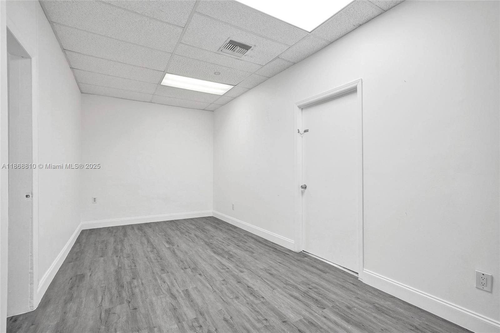 See details / sq. ft. $ 2025-08-29 0 Photo