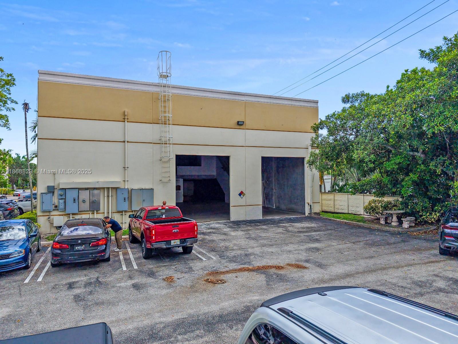See details / sq. ft. $ 2025-08-29 0 Photo
