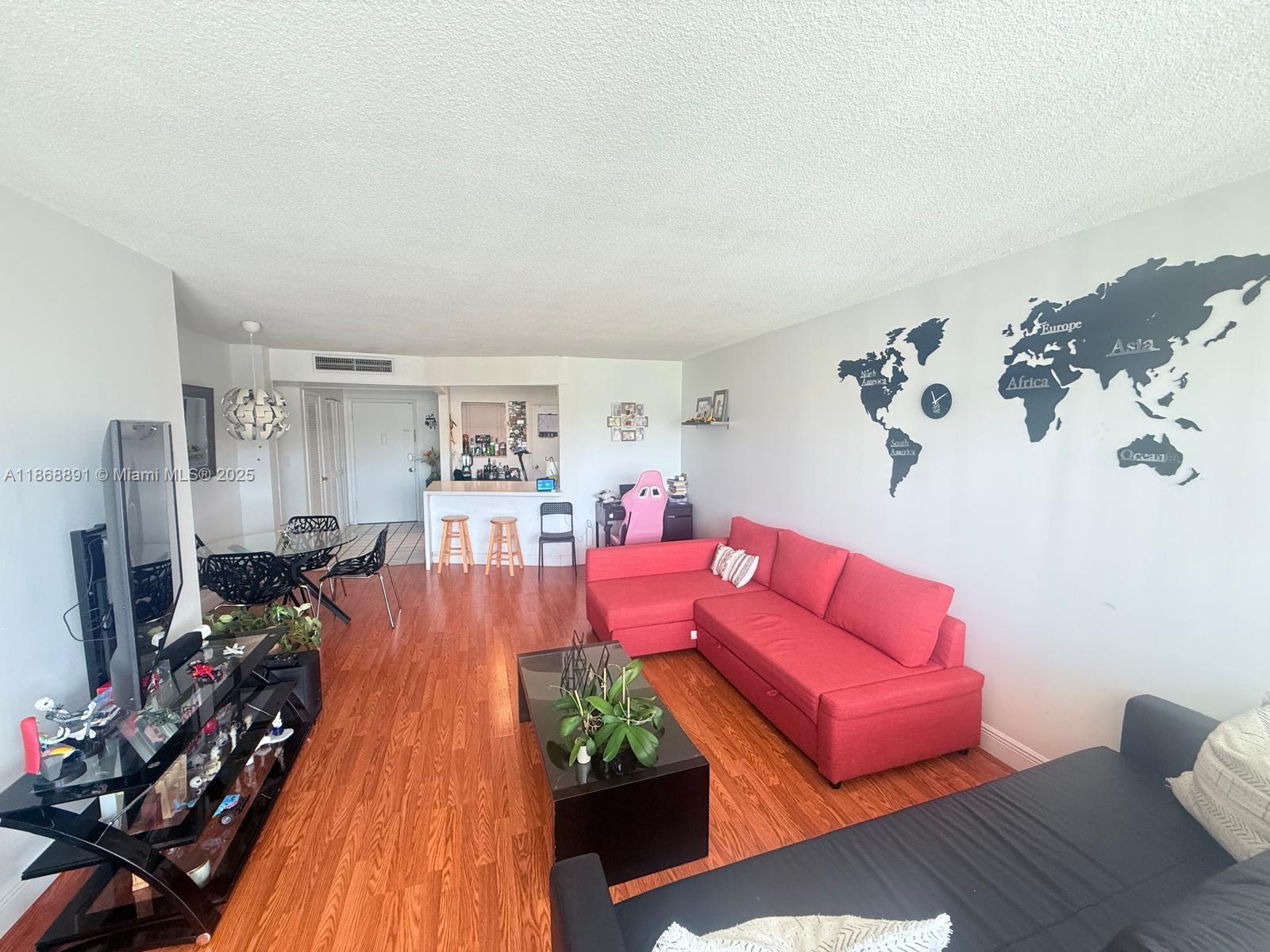 301-3 1 / 1 909 sq. ft. $ 2025-08-29 0 Photo