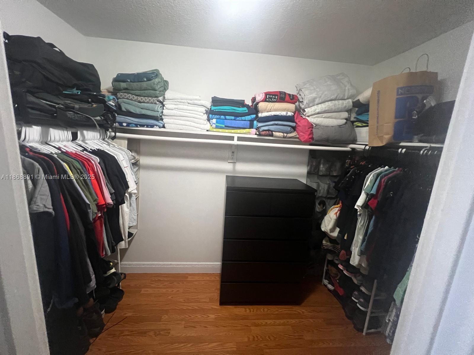 301-3 1 / 1 909 sq. ft. $ 2025-08-29 0 Photo
