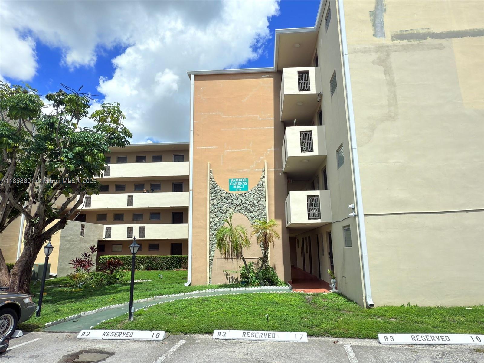 301-3 1 / 1 909 sq. ft. $ 2025-08-29 0 Photo