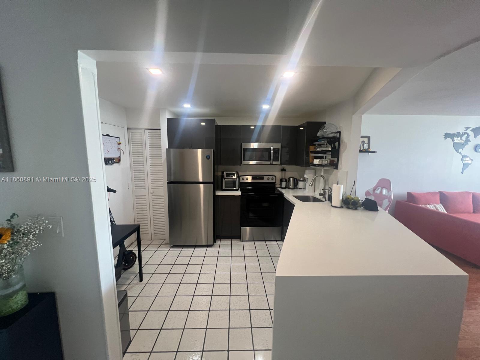 301-3 1 / 1 909 sq. ft. $ 2025-08-29 0 Photo