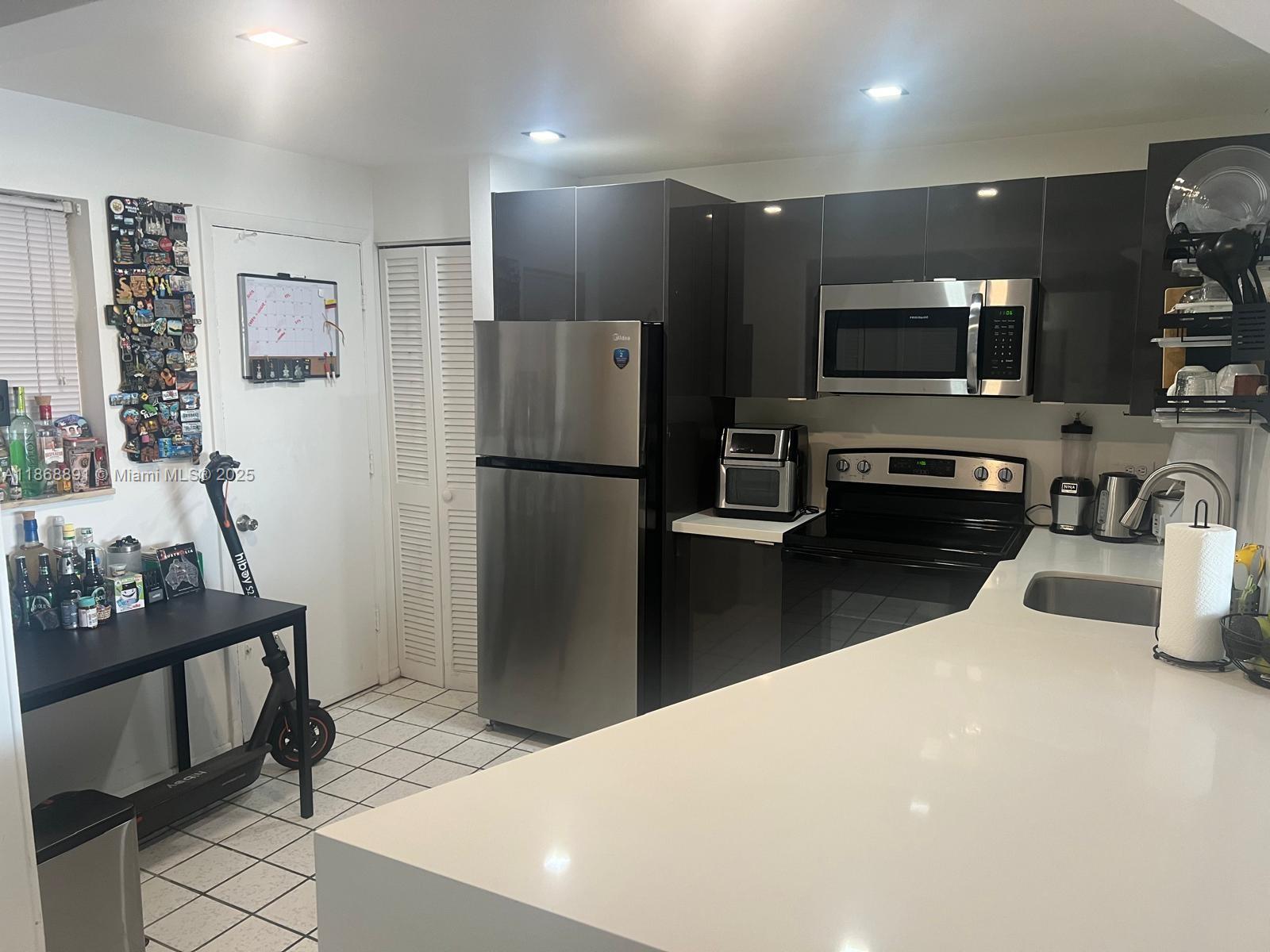 301-3 1 / 1 909 sq. ft. $ 2025-08-29 0 Photo