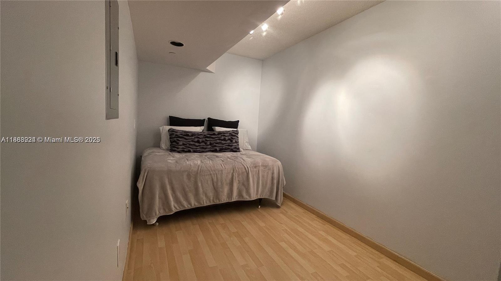 Photo of 16445 Collins Ave  #1422, Sunny Isles Beach, Florida, 33160 - 