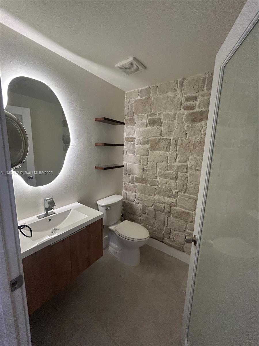 See details #112A / sq. ft. $ 2025-08-29 0 Photo