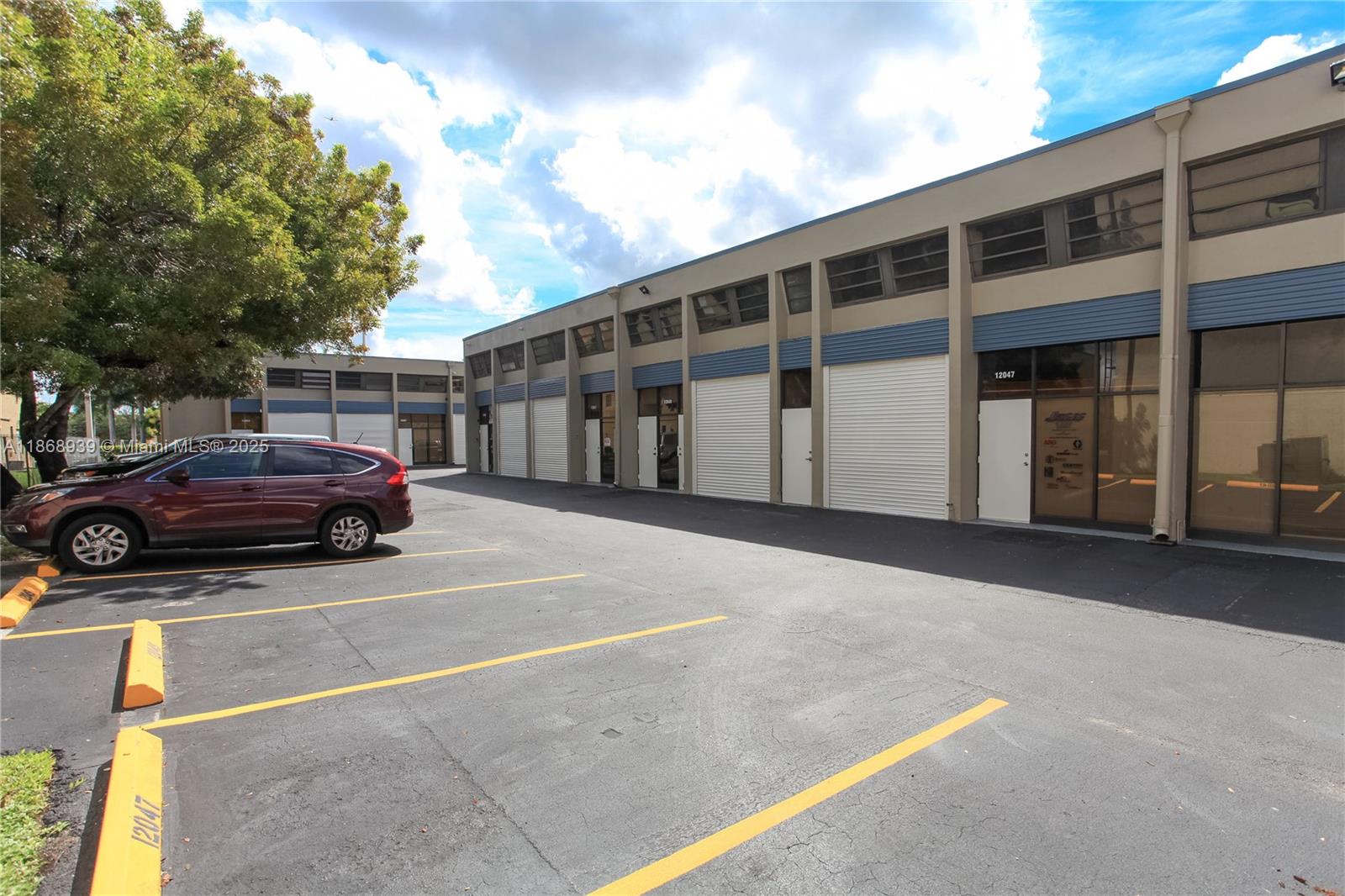 See details 12051 / sq. ft. $ 2025-08-29 0 Photo