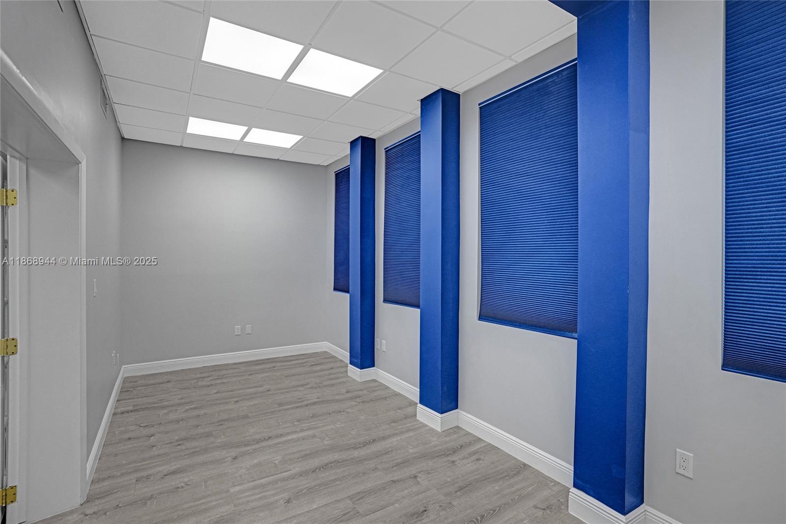   /   sq. ft. $ 2025-08-29 0 foto