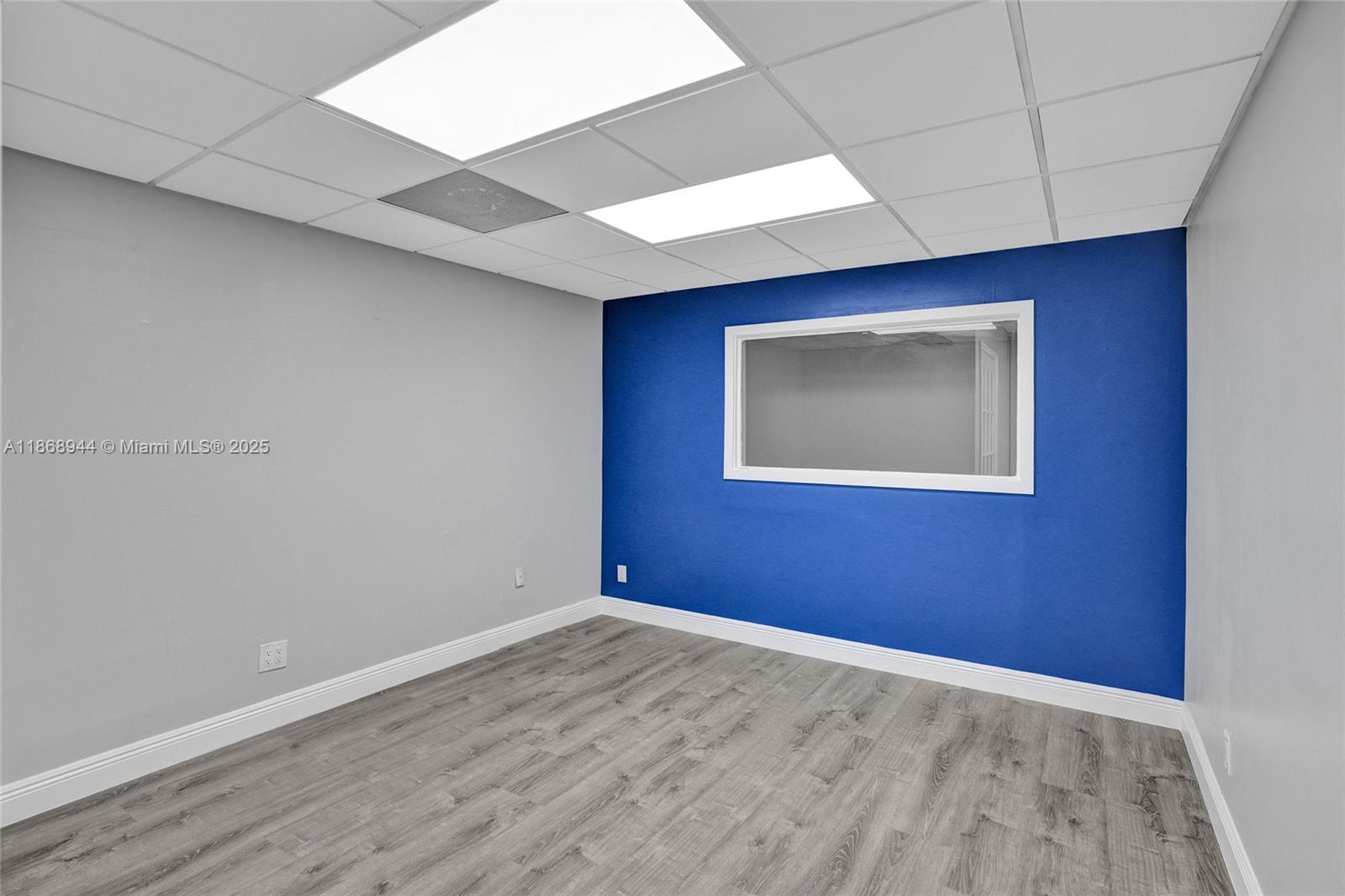   /   sq. ft. $ 2025-08-29 0 foto