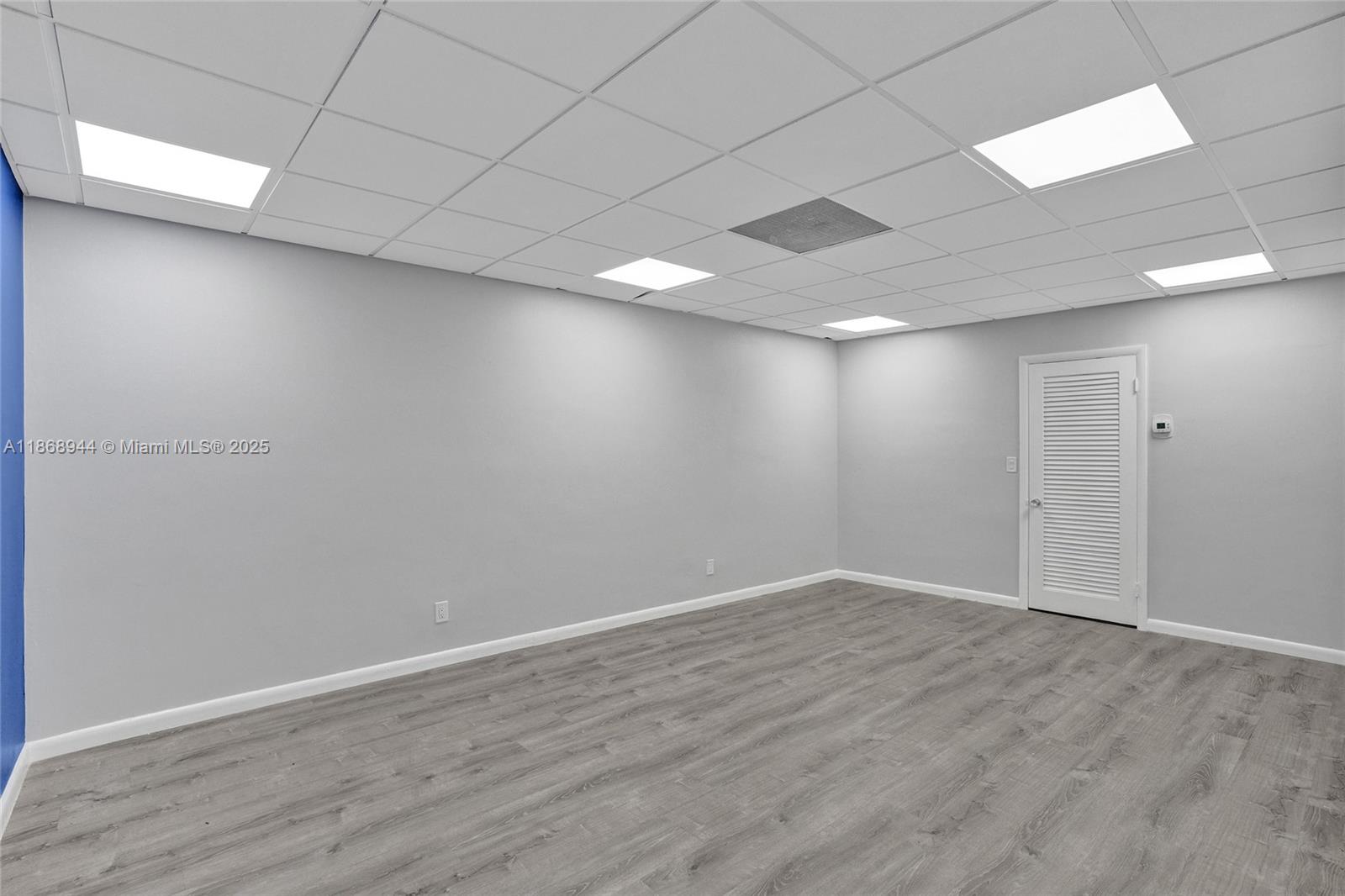   /   sq. ft. $ 2025-08-29 0 foto