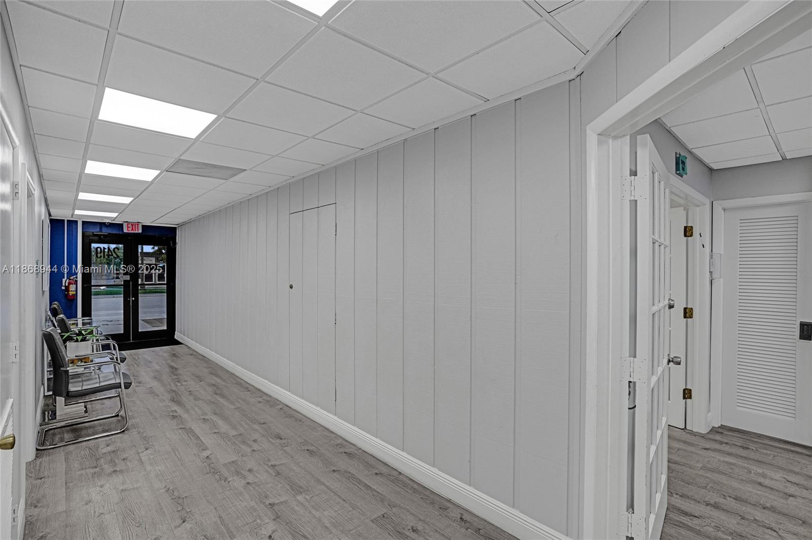   /   sq. ft. $ 2025-08-29 0 foto