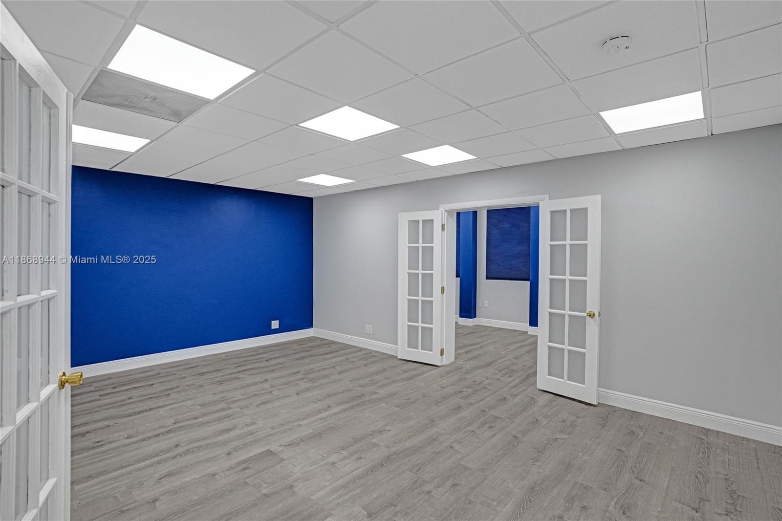   /   sq. ft. $ 2025-08-29 0 foto
