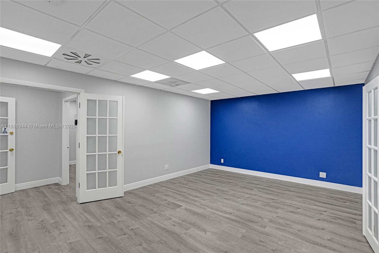   /   sq. ft. $ 2025-08-29 0 foto