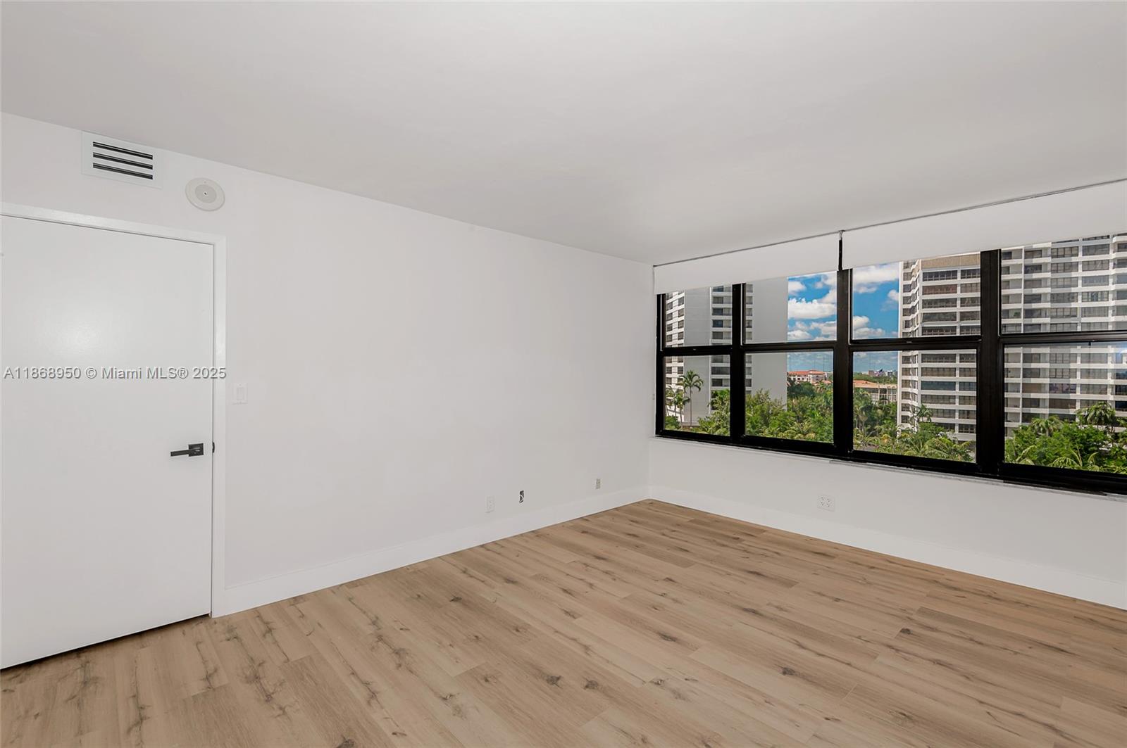 Photo of 2500 Parkview Dr  #821, Hallandale Beach, Florida, 33009 - 
