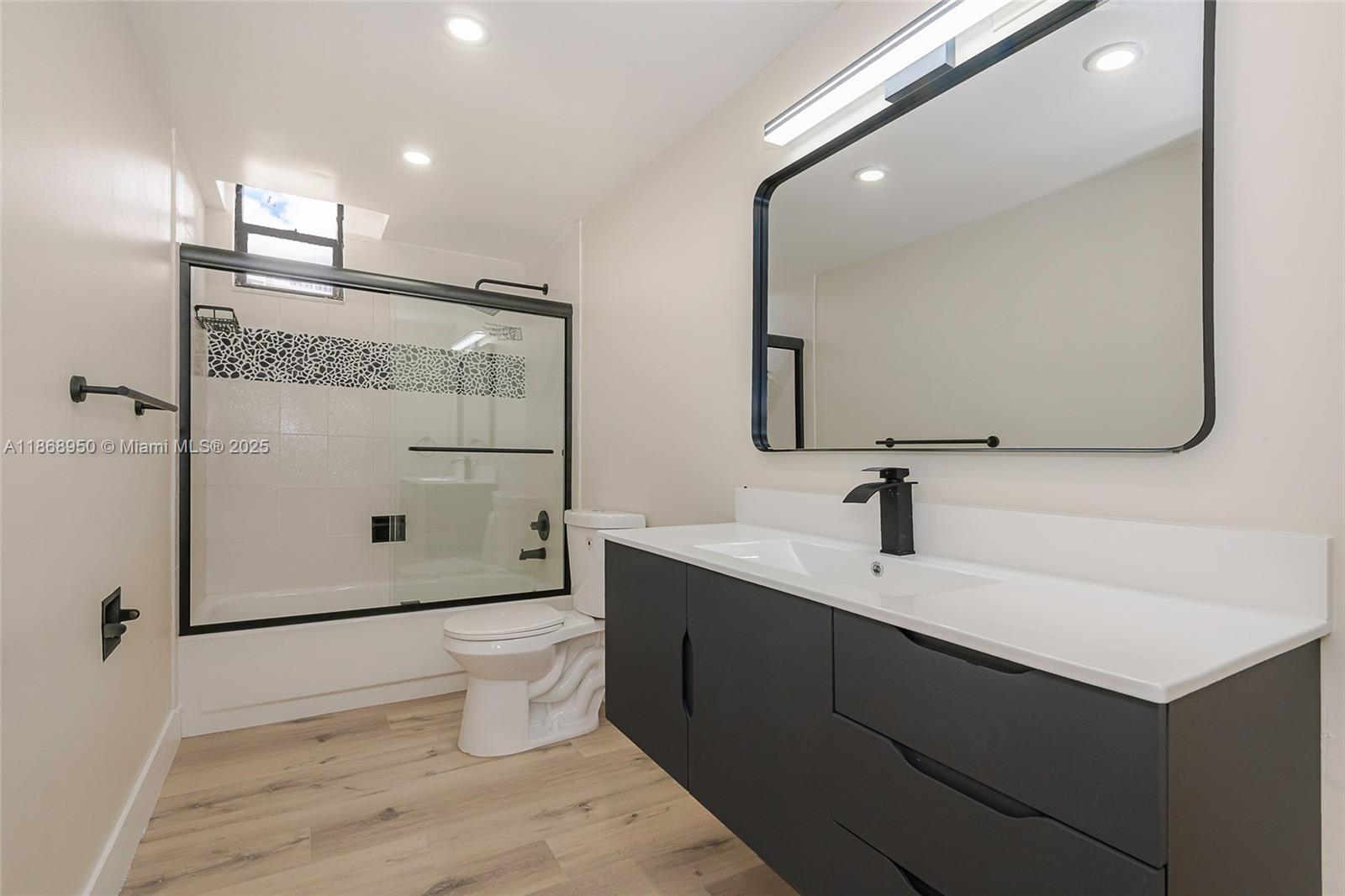 Photo of 2500 Parkview Dr  #821, Hallandale Beach, Florida, 33009 - 